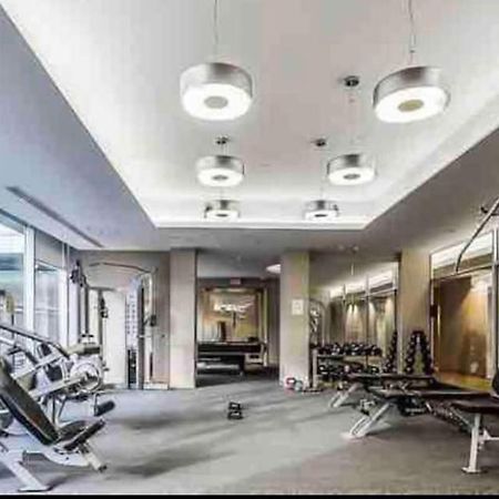 Beautiful Unit In Heart Of Downtown Toronto Apartment Exterior photo